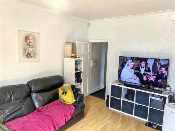 3 bed Terraced for sale Image 4