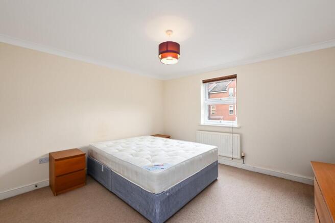 2 bed Flat to rent Image 5