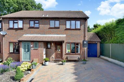 Woodberry Close, Chiddingfold, Godalming