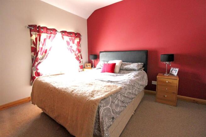 Bedroom 1.jpg