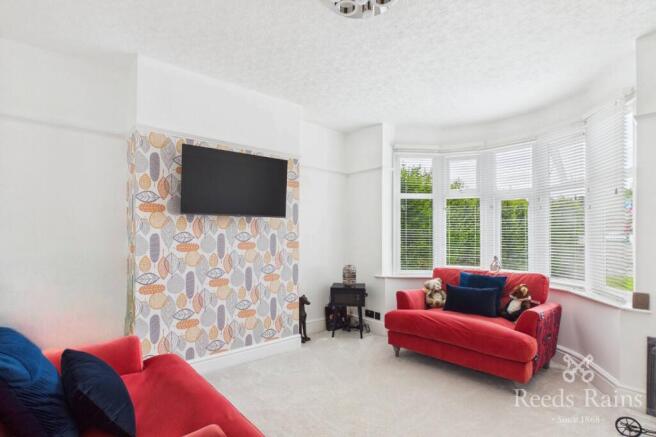 5 bed Semi-Detached for sale Image 8
