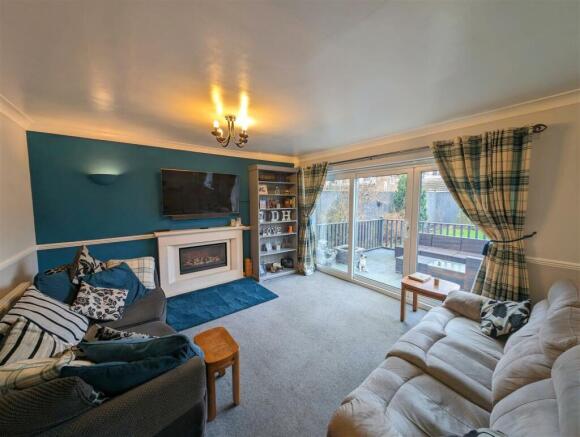 Lounge/Dining Room