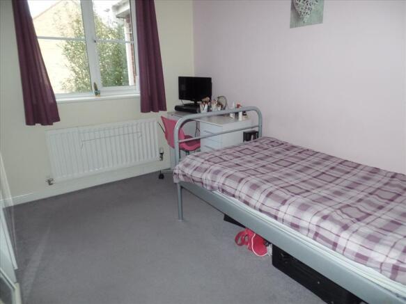 BEDROOM 2