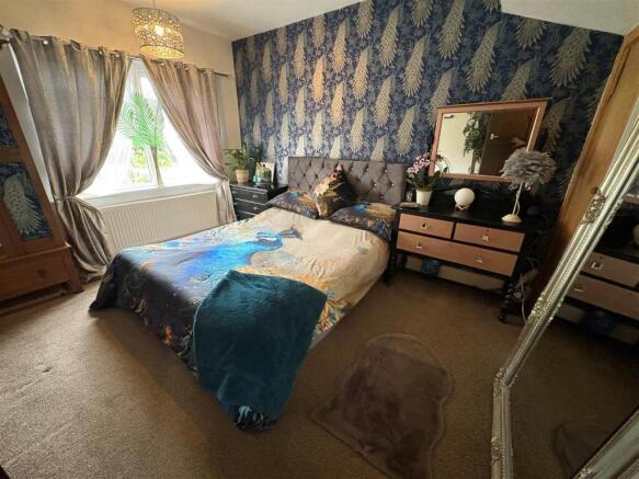 2 bed Semi-Detached Bungalow for sale Image 12