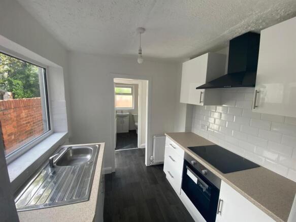 2 bed House to rent Image 5