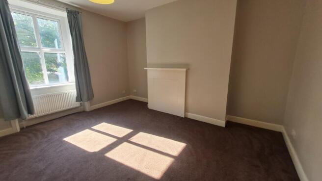 4 bed Terraced to rent Image 9