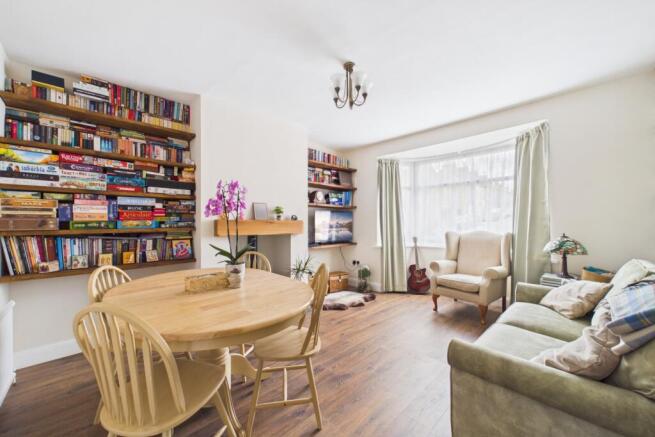 3 bed Terraced for sale Image 2