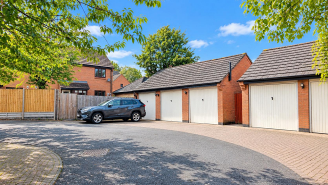 Cadeby Court, Broughton, Milton Keynes photo 4