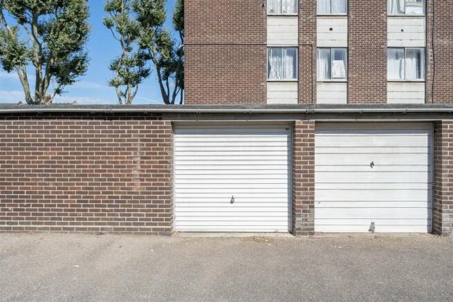 Tenbury Close, E7