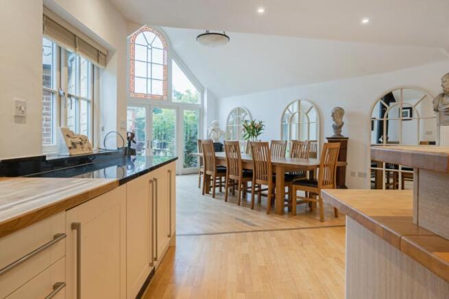Kitchen/Dining