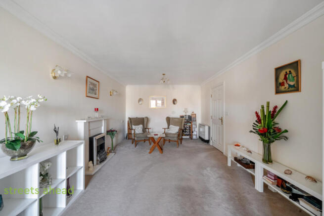 f27f047a-dc05-403...