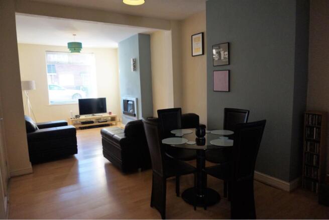 Lounge/Dining Room