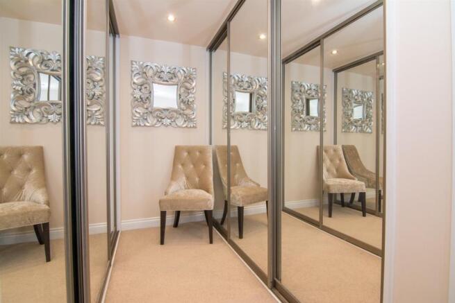 DRESSING ROOM