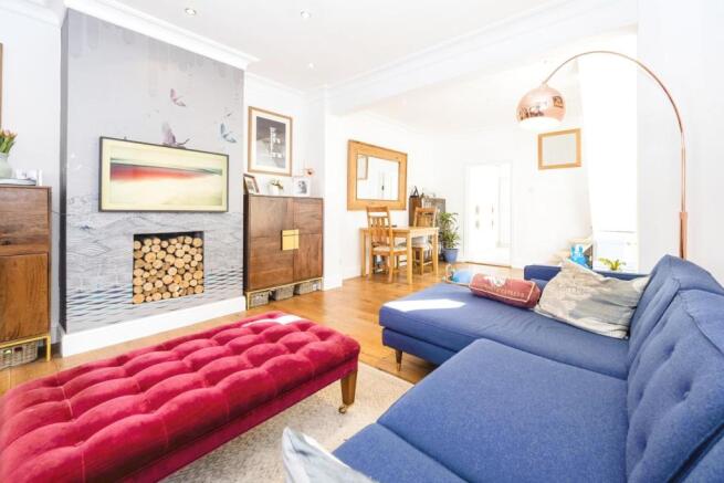 Lounge/Dining Room