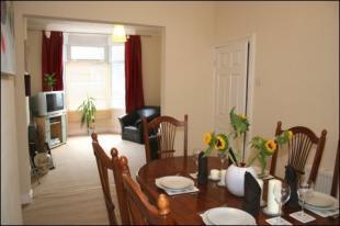 Lounge/Dining