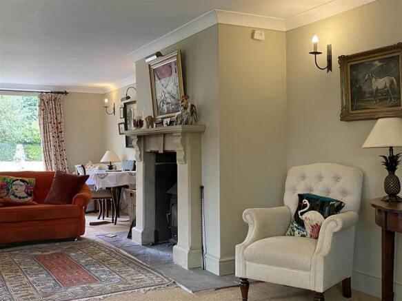 FURTHER VIEW OF THE LOUNGE