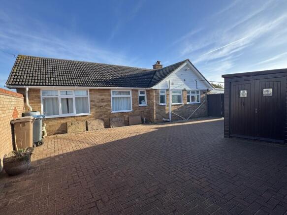 Western Avenue, Felixstowe photo 4