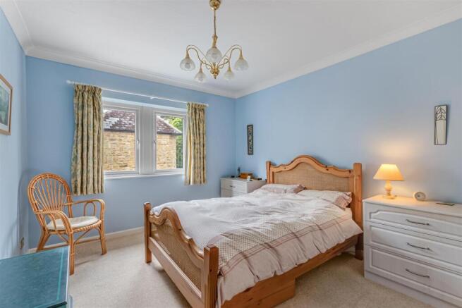 3 bed Town House for sale Image 12