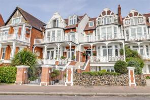 7, 8 Ravenscourt, The Leas, Westcliff-on-sea SS0 7SY