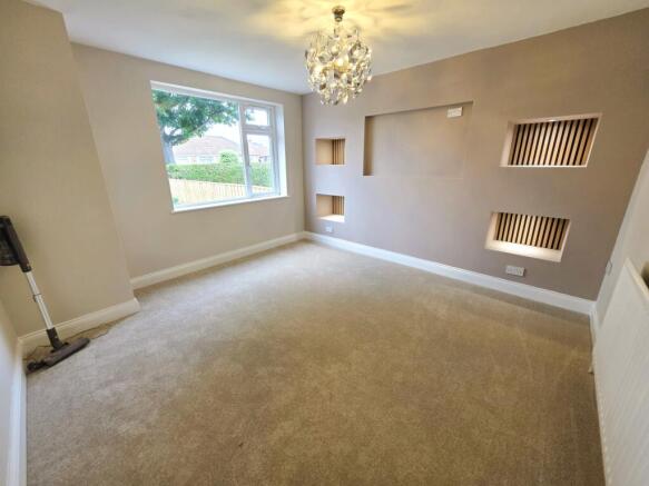 3 bed Semi-Detached to rent Image 7