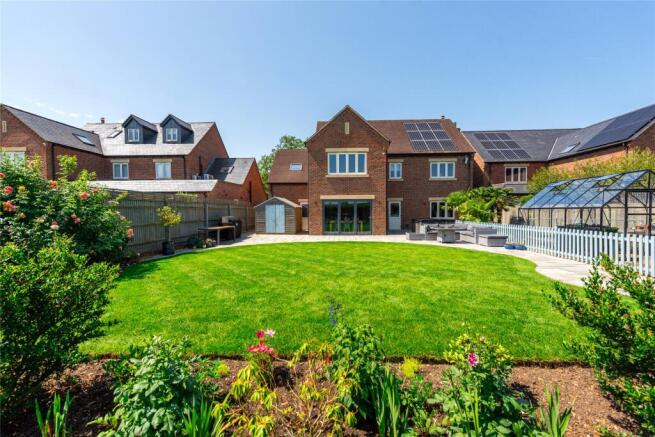 Fitkins Meadow, Weston Turville, Aylesbury, Buckinghamshire, HP22 photo 4