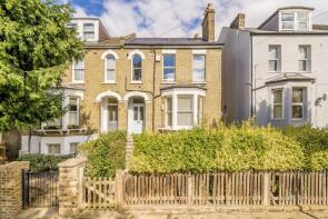 Flat A, 7, Angles Road, London SW16 2UU