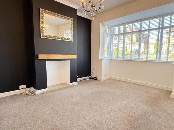 3 bed Semi-Detached for sale Image 6