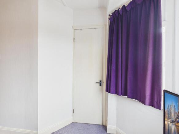 Double bedroom1 3.jpg