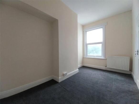 3 bed Terraced to rent Image 4