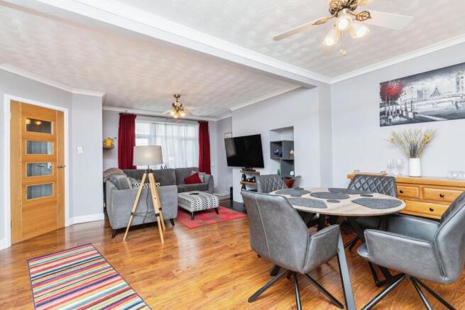 Lounge/Dining Room