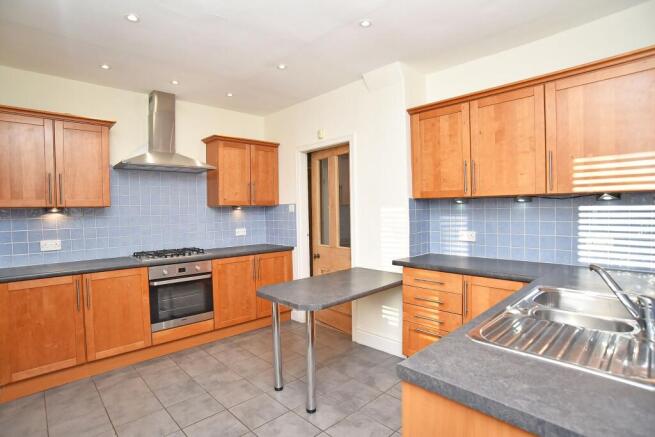 3 bed Flat for sale Image 5