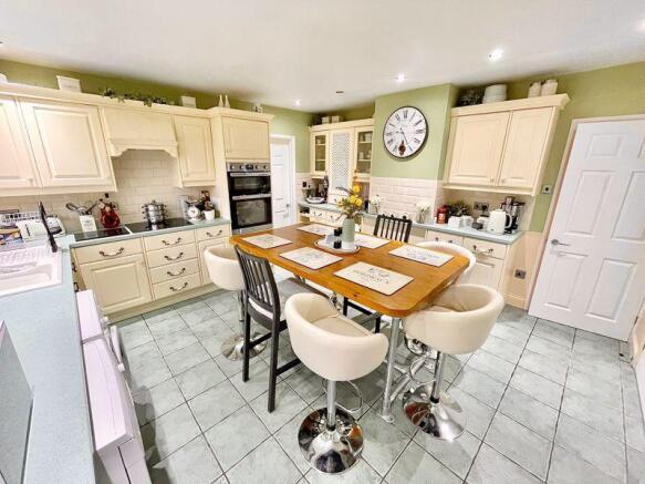 Kitchen/Breakf...