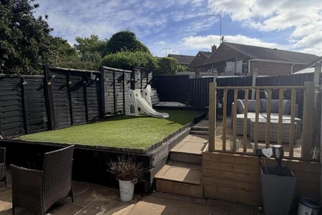 3 bed Semi-Detached for sale Image 8