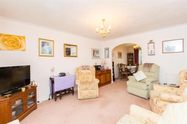 4 Markland Way6.jpg