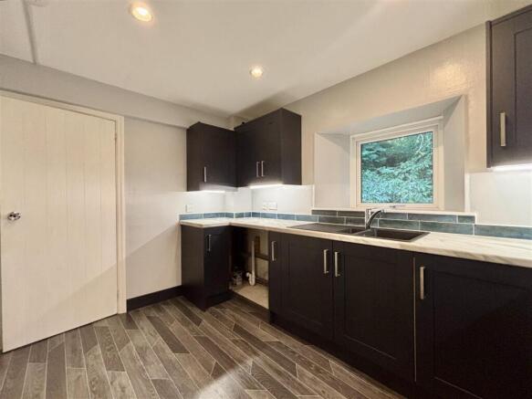 2 bed Terraced Bungalow for sale Image 4