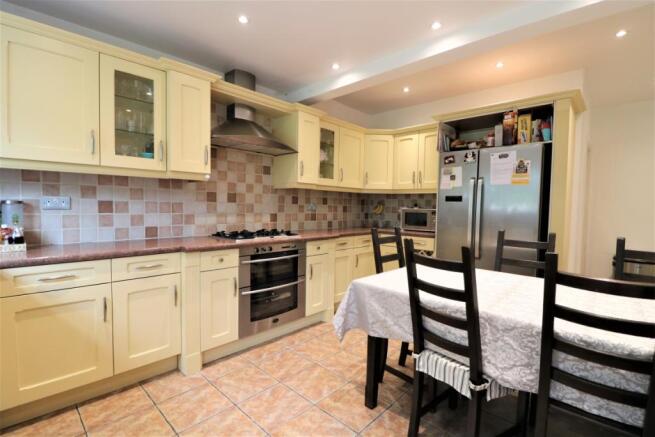 Kitchen / Dining Roo
