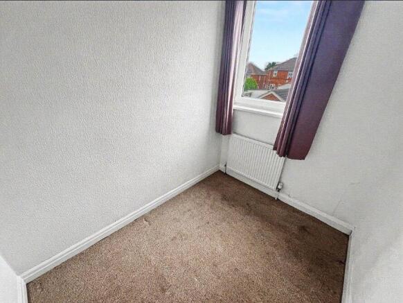 3 bed Semi-Detached to rent Image 8