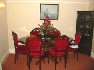 LOUNGE/DINER