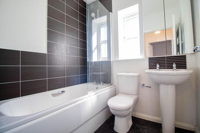 2 bed End of Terrace to rent Image 8