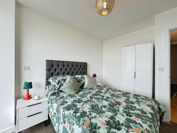 1 bed Apartment to rent Image 9