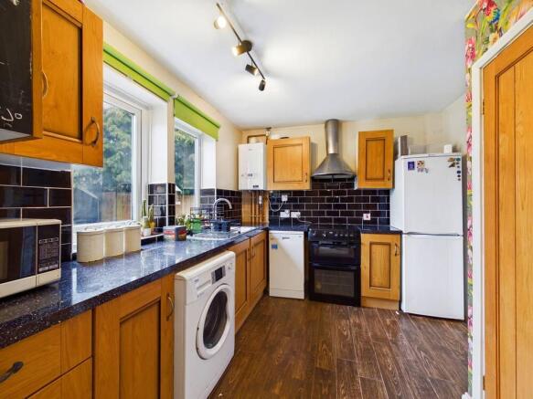 3 bed Semi-Detached for sale Image 8