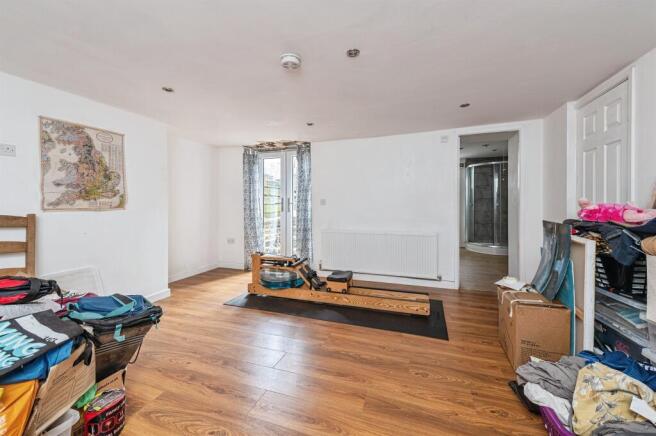 4 bed Detached for sale Image 7