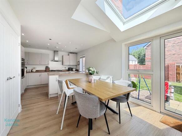Redstart Place, Gateford, Worksop photo 4