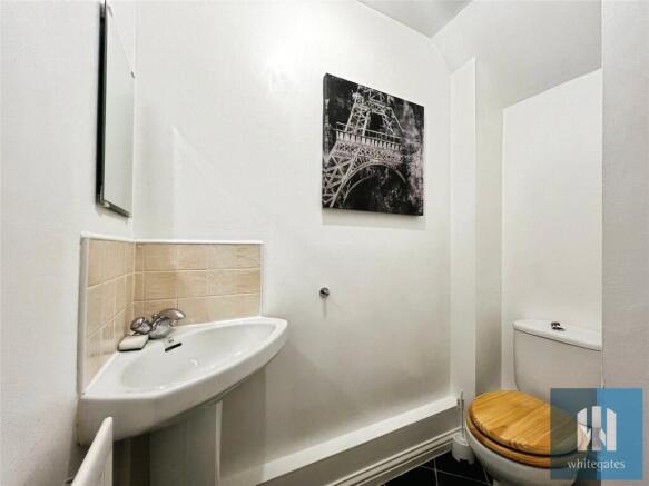 4 bed Town House for sale Image 8