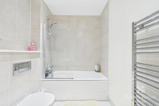 1 bed Apartment to rent Image 11