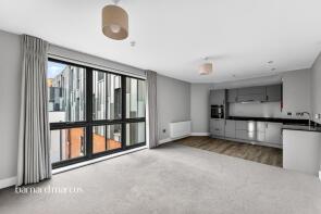 Flat 10, Eden Court, Battersea Park Road, London SW11 4LU