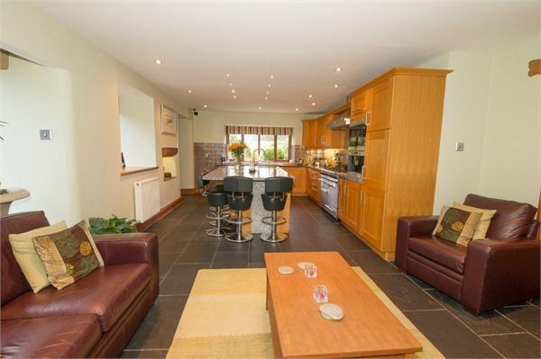 Kitchen/Dayroom 