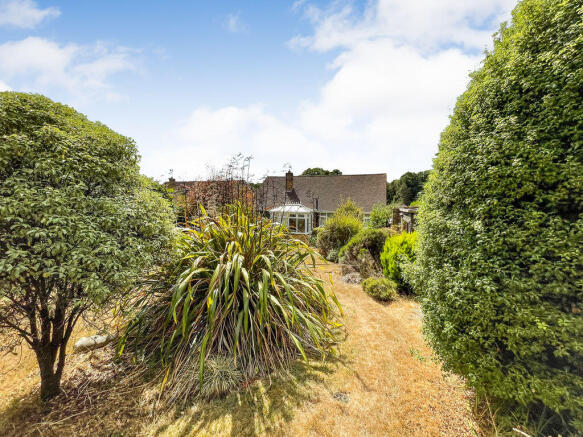 Bassett Green Close, Southampton, SO16 photo 5