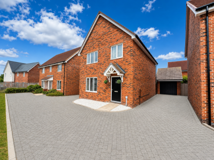 Lees Grove, Sellindge, TN25