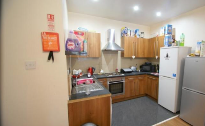 6 bed Terraced to rent Image 4
